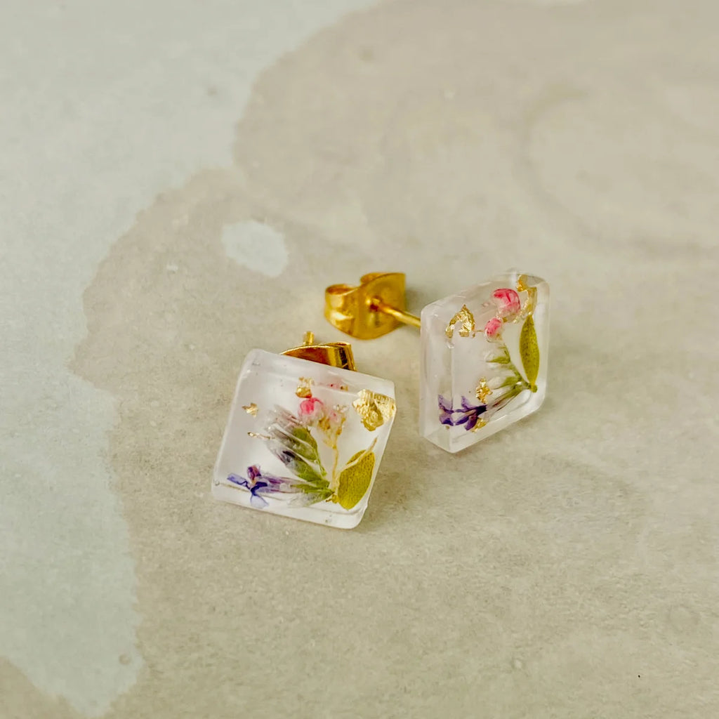 Karet - Flower Dance Studs