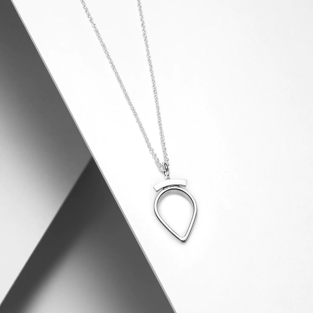Frelighsburg - Silver Necklace With a Teardrop Pendant